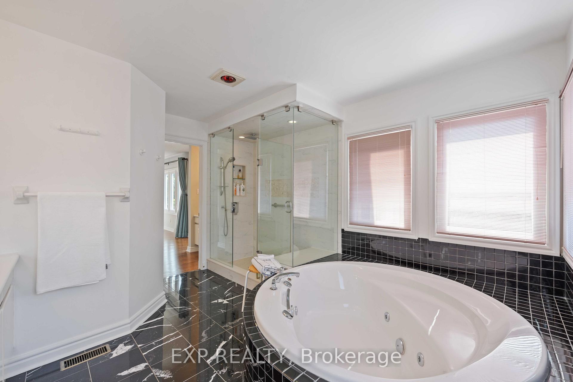 Photo 29 of 3 Hoodview Court, Markham, Buttonville — HOMEH