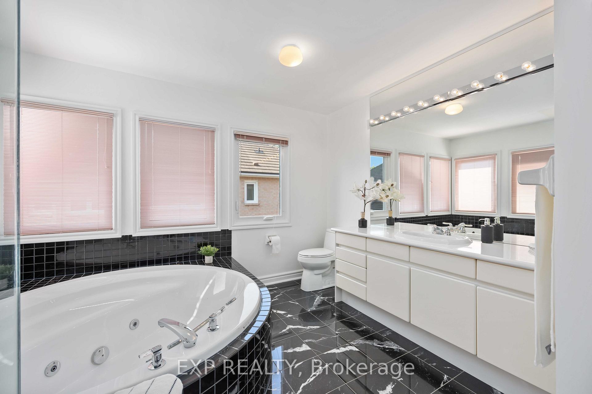 Photo 30 of 3 Hoodview Court, Markham, Buttonville — HOMEH