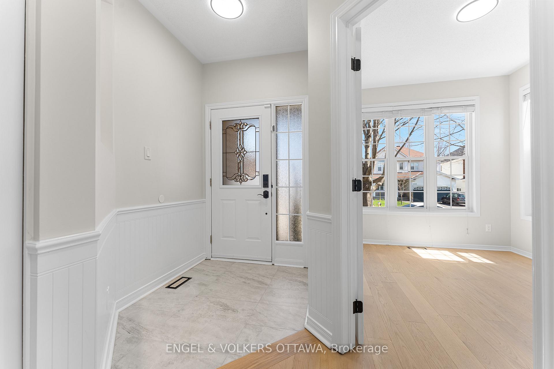 Photo 6 of 209 Allgrove Way, Ottawa, Stittsville (South) — HOMEH