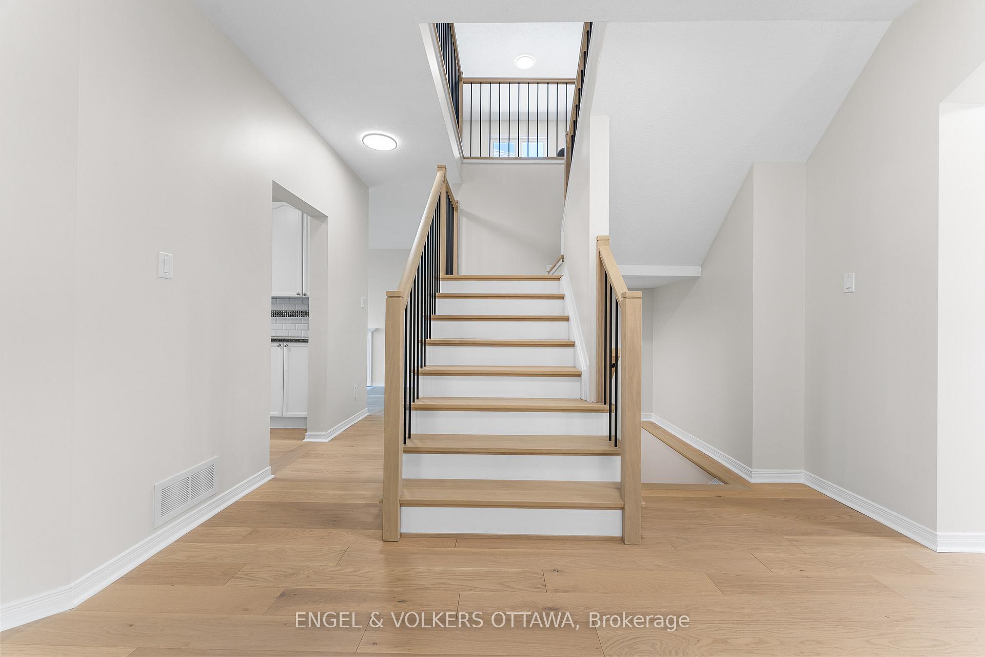 Photo 20 of 209 Allgrove Way, Ottawa, Stittsville (South) — HOMEH