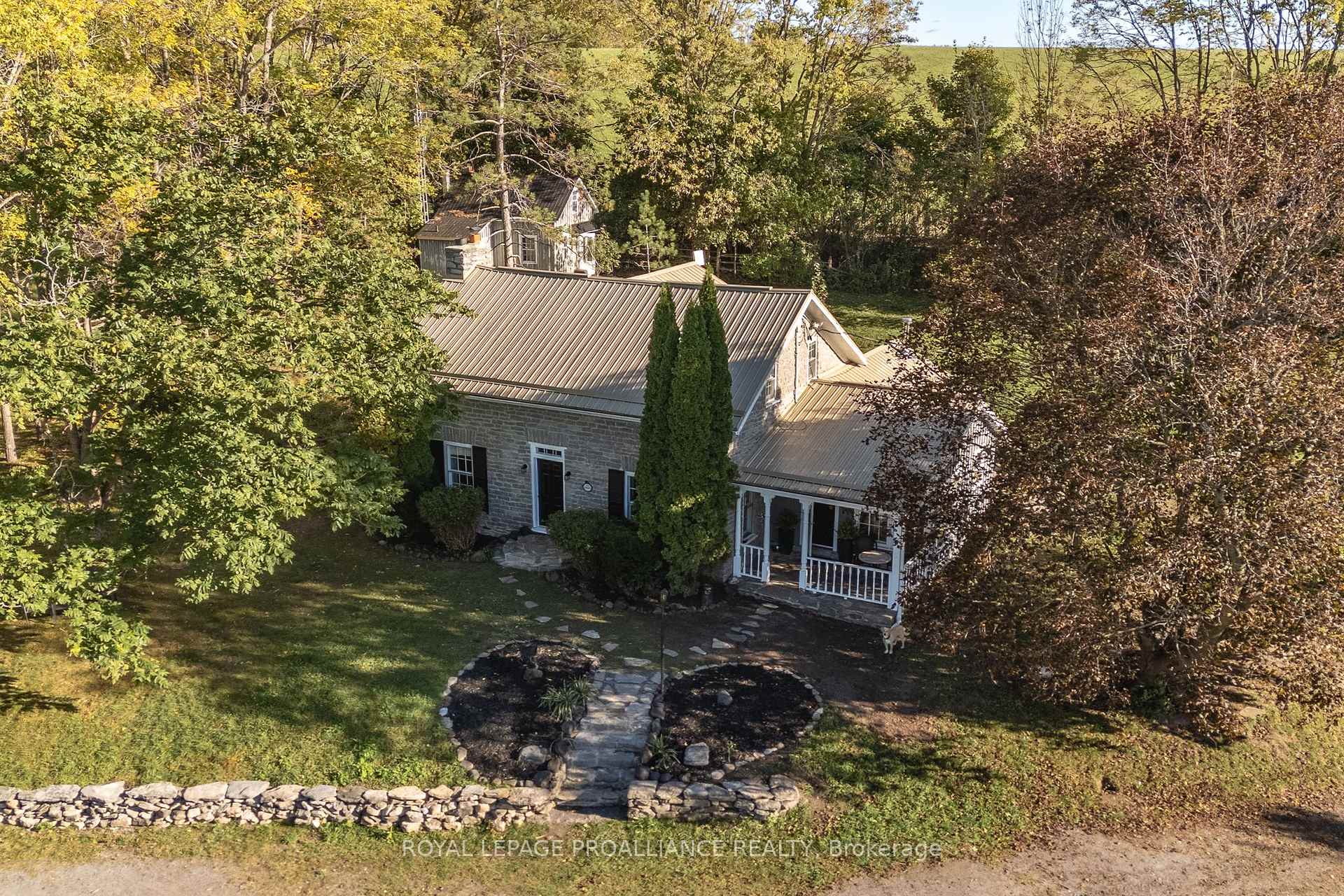 Photo 1 of 162 Leslie Road, Belleville, Thurlow Ward — HOMEH
