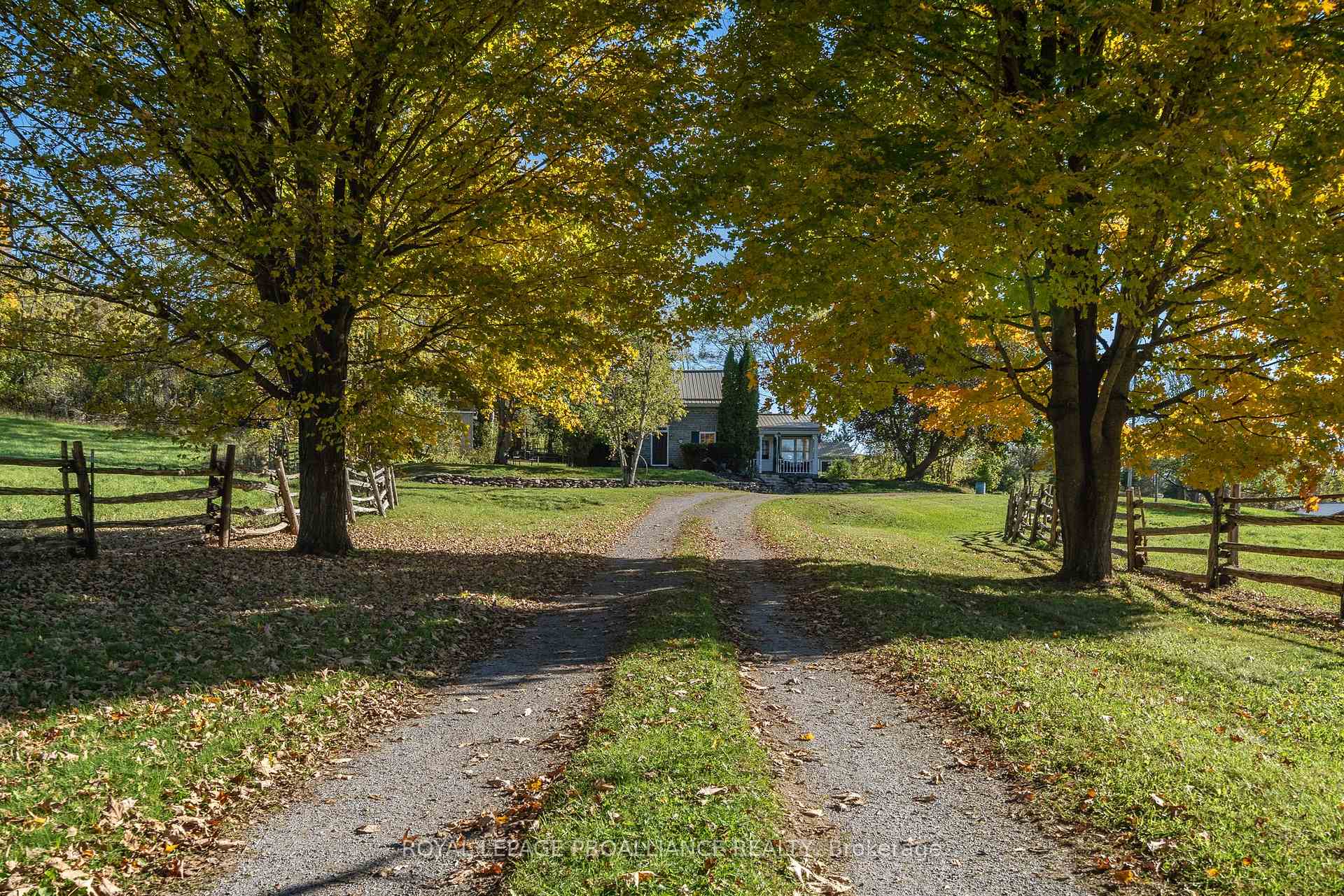 Photo 6 of 162 Leslie Road, Belleville, Thurlow Ward — HOMEH