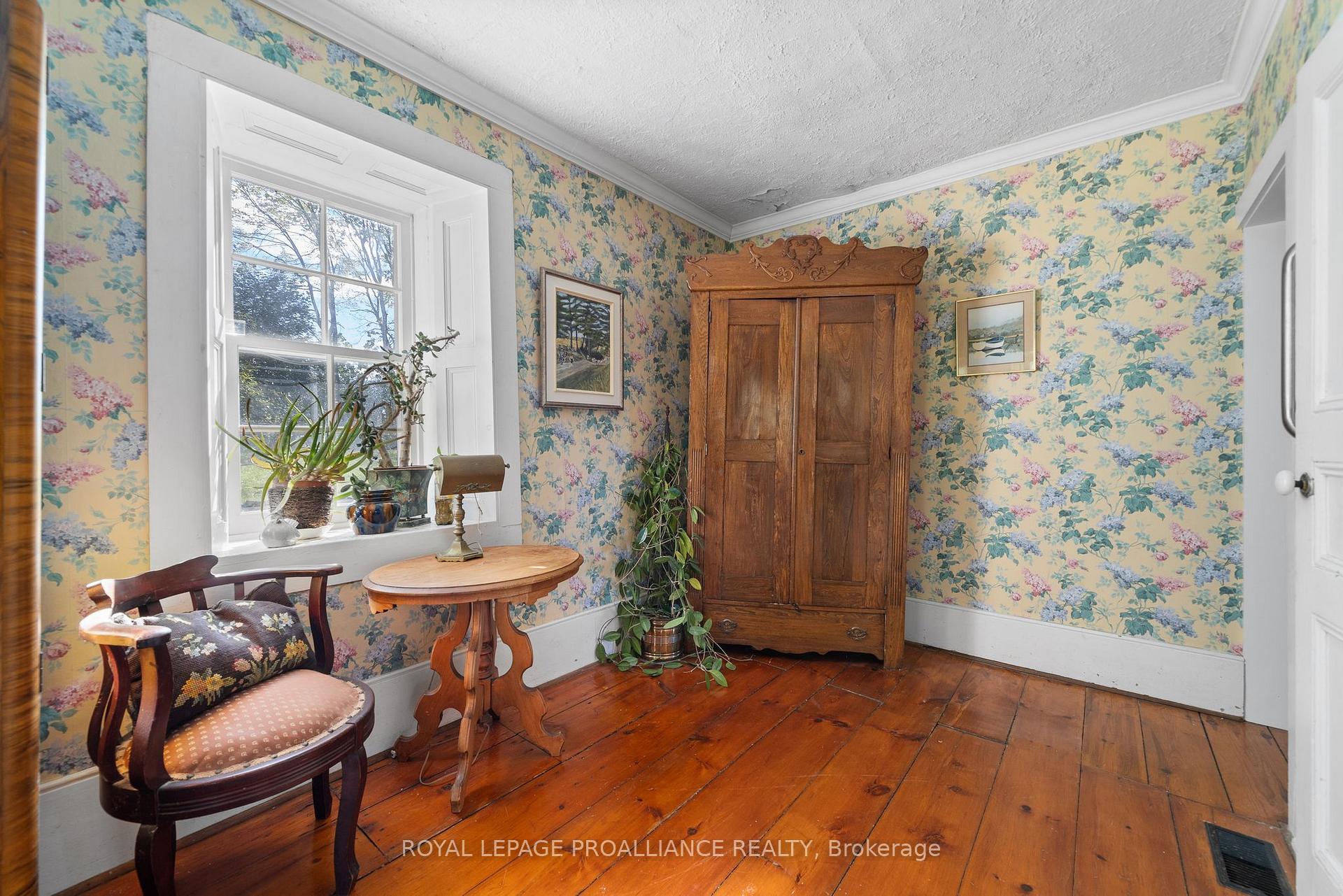 Photo 13 of 162 Leslie Road, Belleville, Thurlow Ward — HOMEH