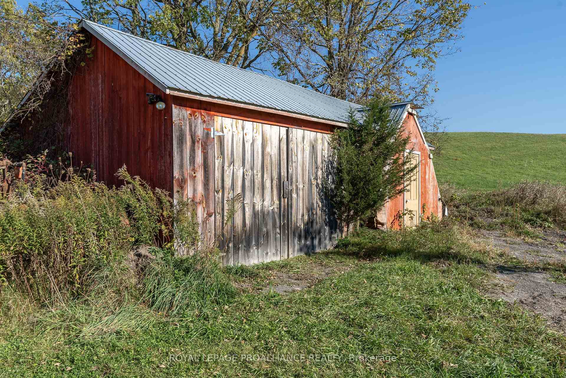 Photo 34 of 162 Leslie Road, Belleville, Thurlow Ward — HOMEH