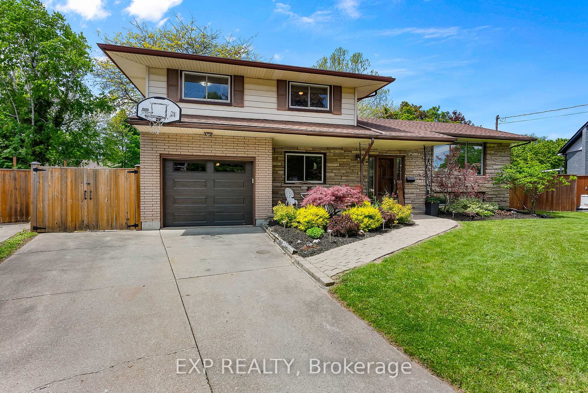 Photo 22 of 7 Saturn Court, St. Catharines, Bunting/Linwell — HOMEH