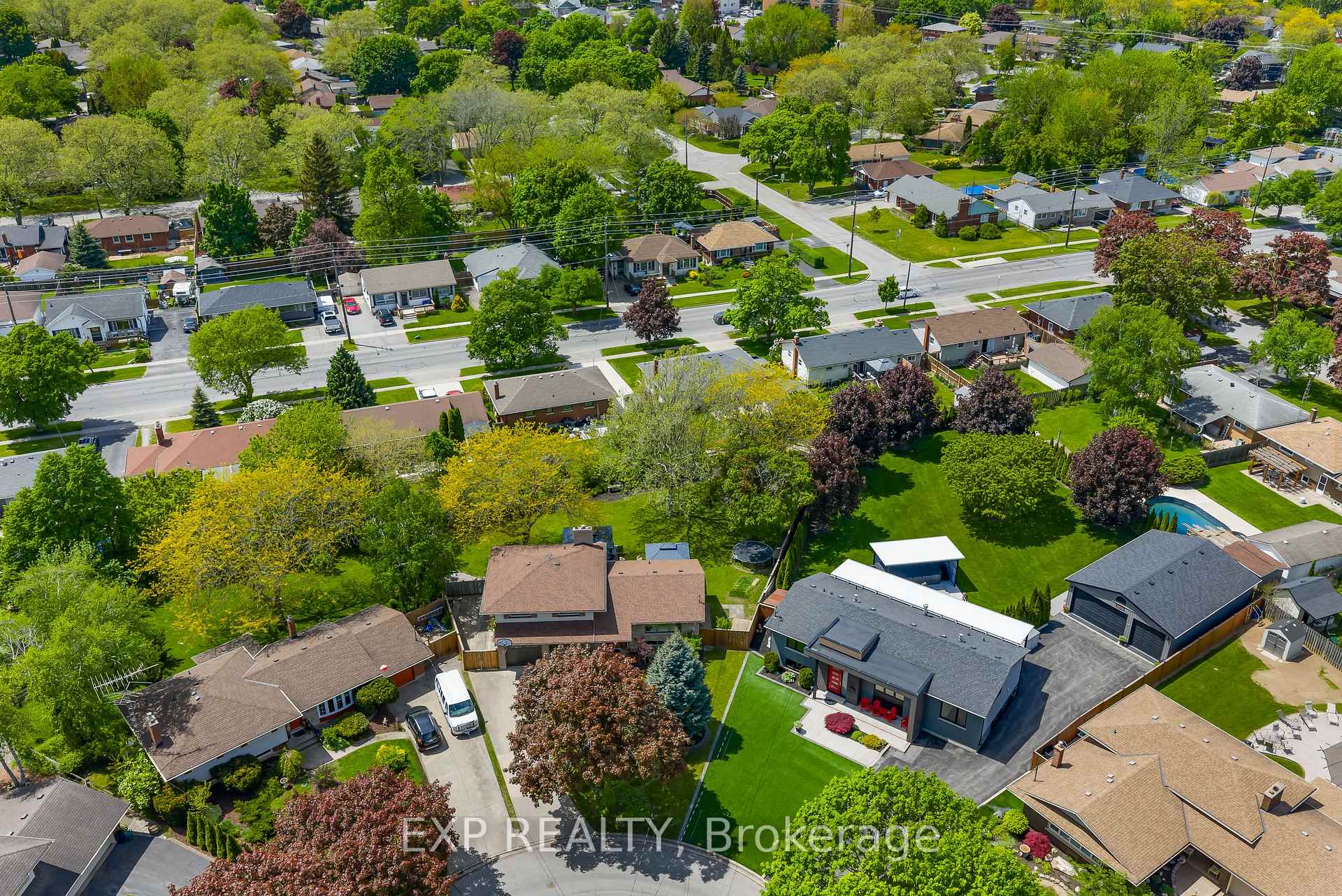 Photo 5 of 7 Saturn Court, St. Catharines, Bunting/Linwell — HOMEH