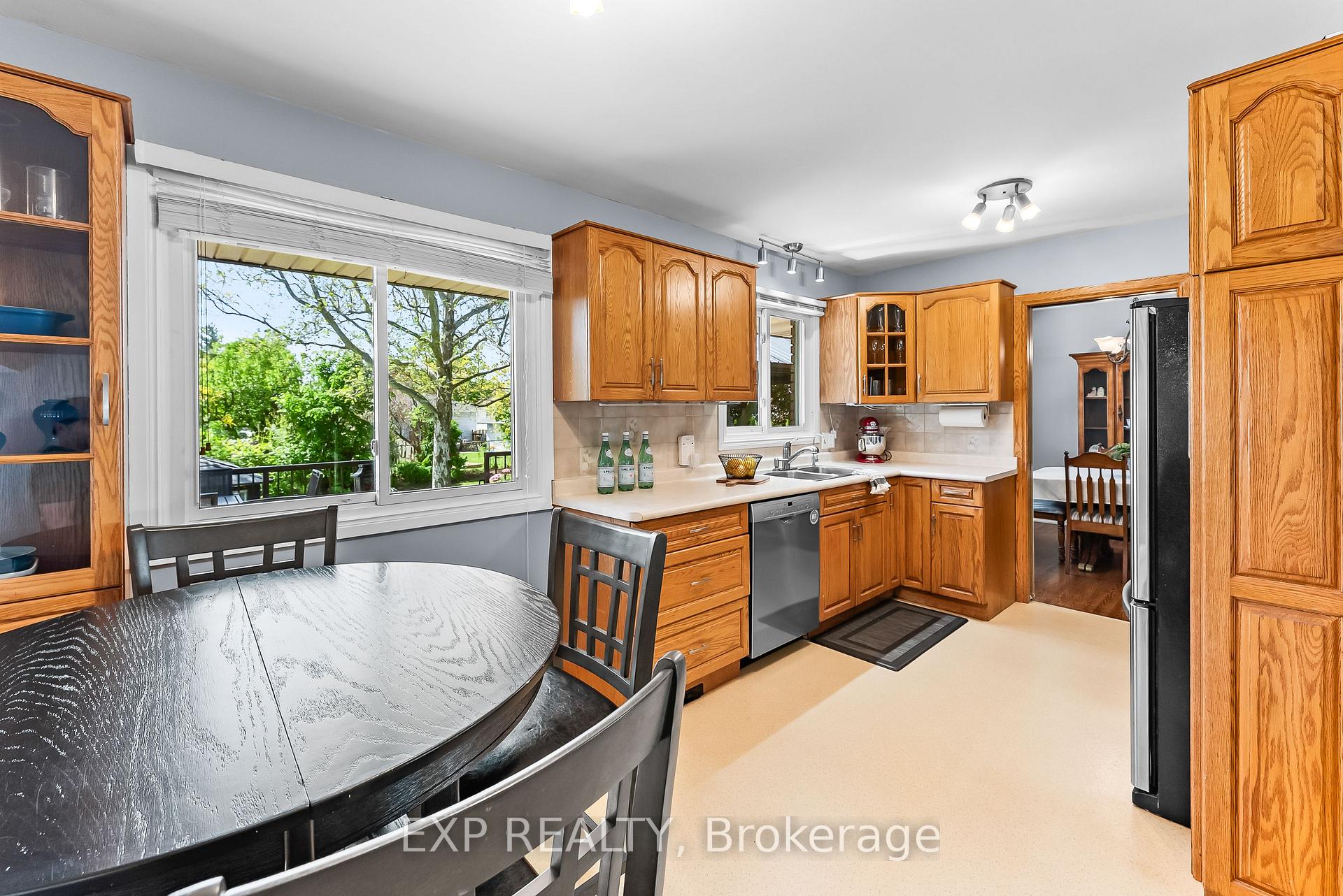 Photo 35 of 7 Saturn Court, St. Catharines, Bunting/Linwell — HOMEH