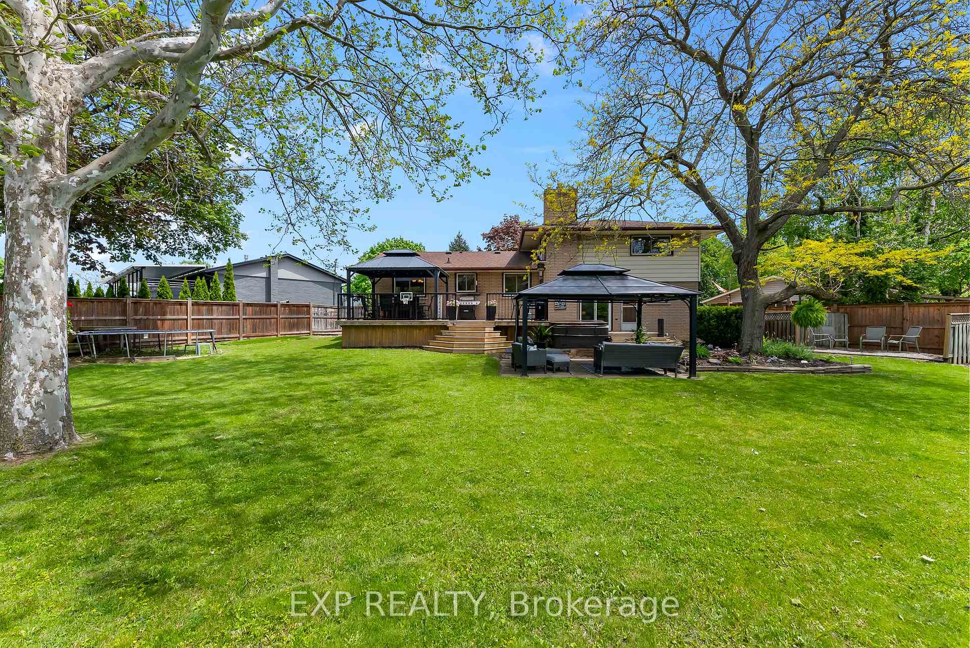 Photo 45 of 7 Saturn Court, St. Catharines, Bunting/Linwell — HOMEH