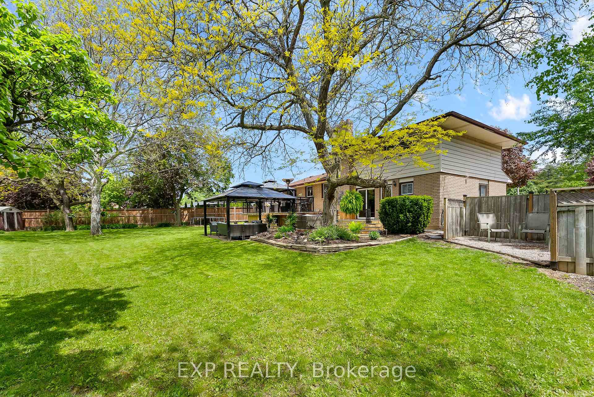 Photo 42 of 7 Saturn Court, St. Catharines, Bunting/Linwell — HOMEH