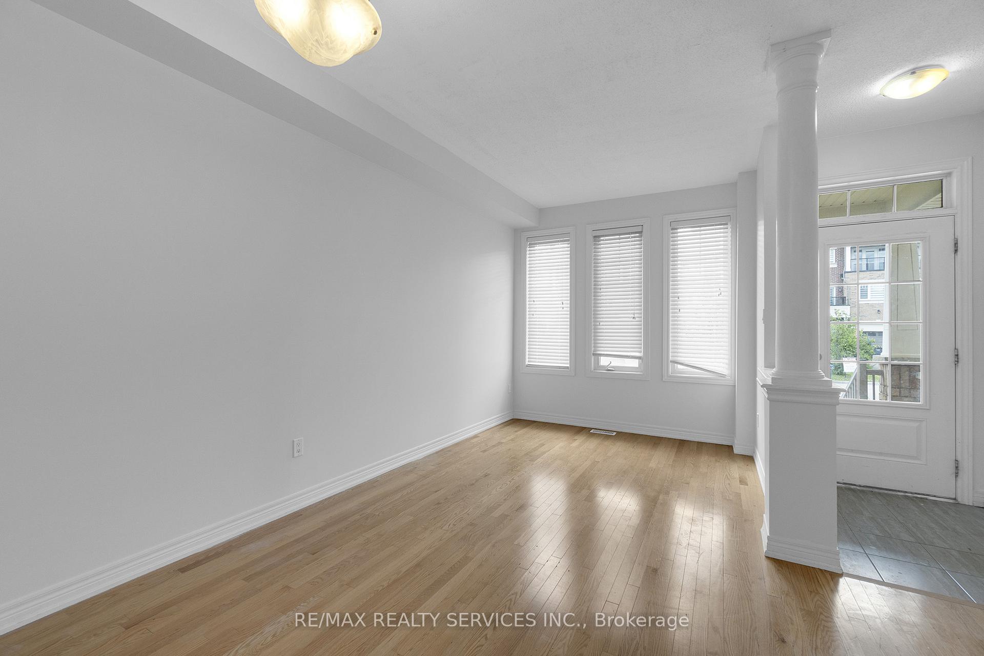 Photo 18 of 19 Sky Harbour Drive, Brampton, Bram West — HOMEH