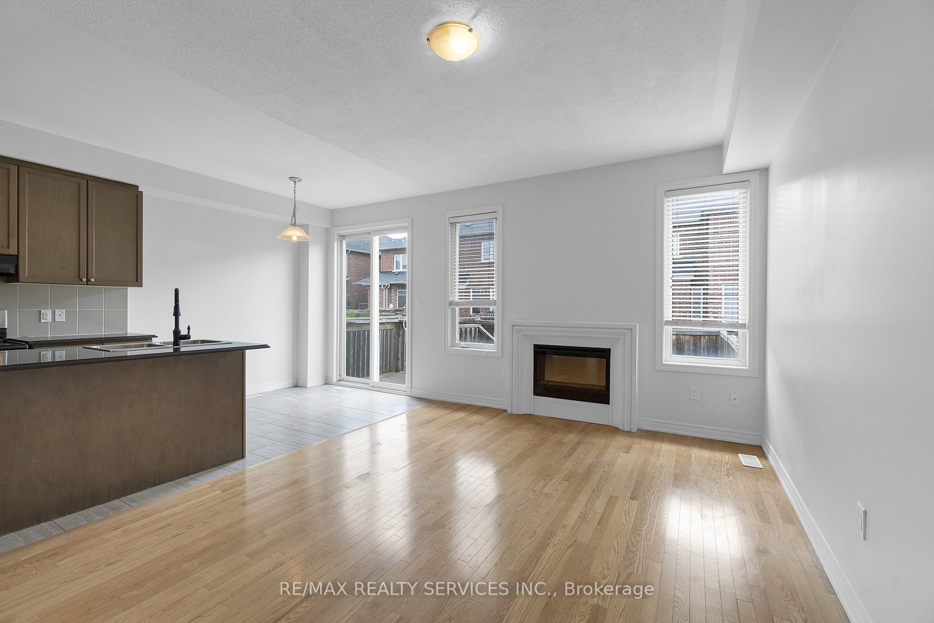 Photo 37 of 19 Sky Harbour Drive, Brampton, Bram West — HOMEH