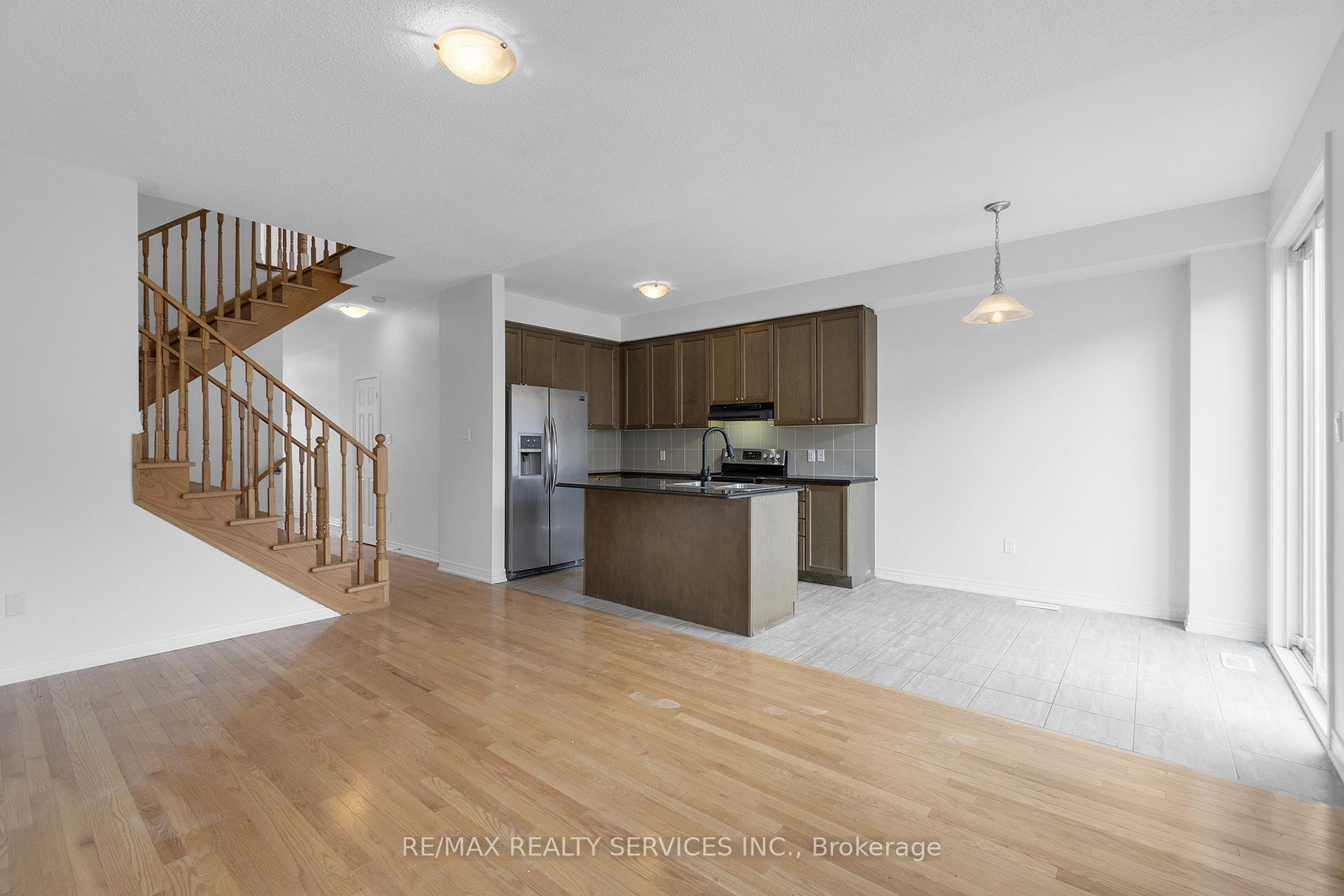 Photo 38 of 19 Sky Harbour Drive, Brampton, Bram West — HOMEH