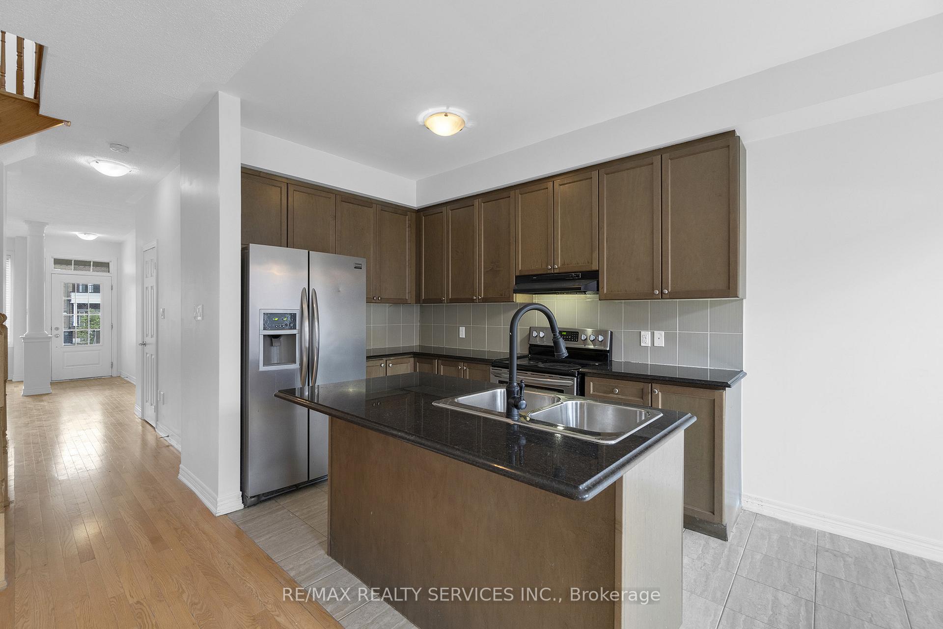 Photo 31 of 19 Sky Harbour Drive, Brampton, Bram West — HOMEH
