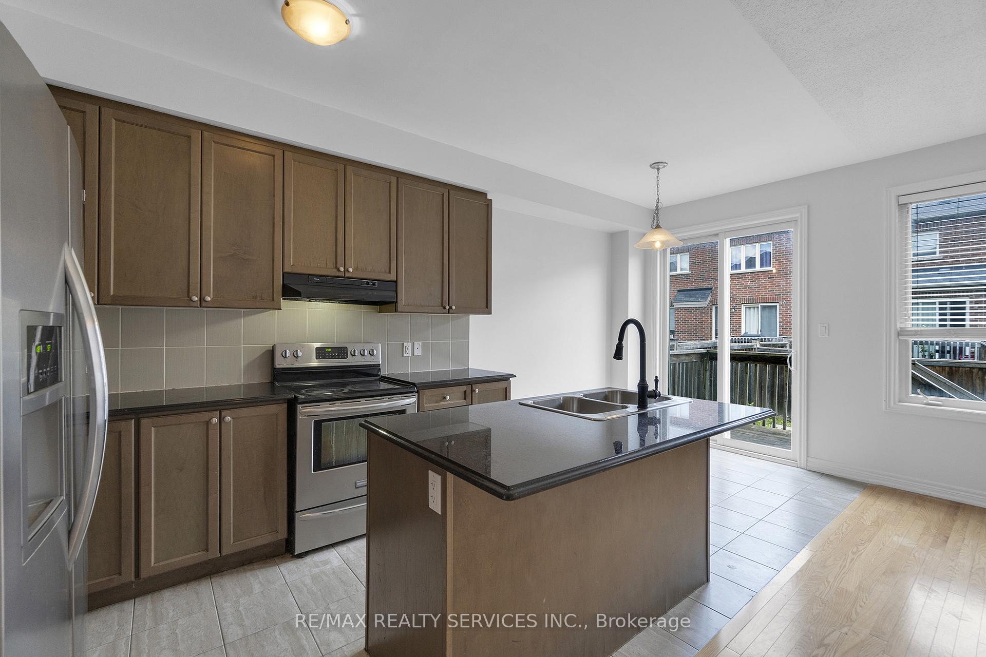 Photo 29 of 19 Sky Harbour Drive, Brampton, Bram West — HOMEH