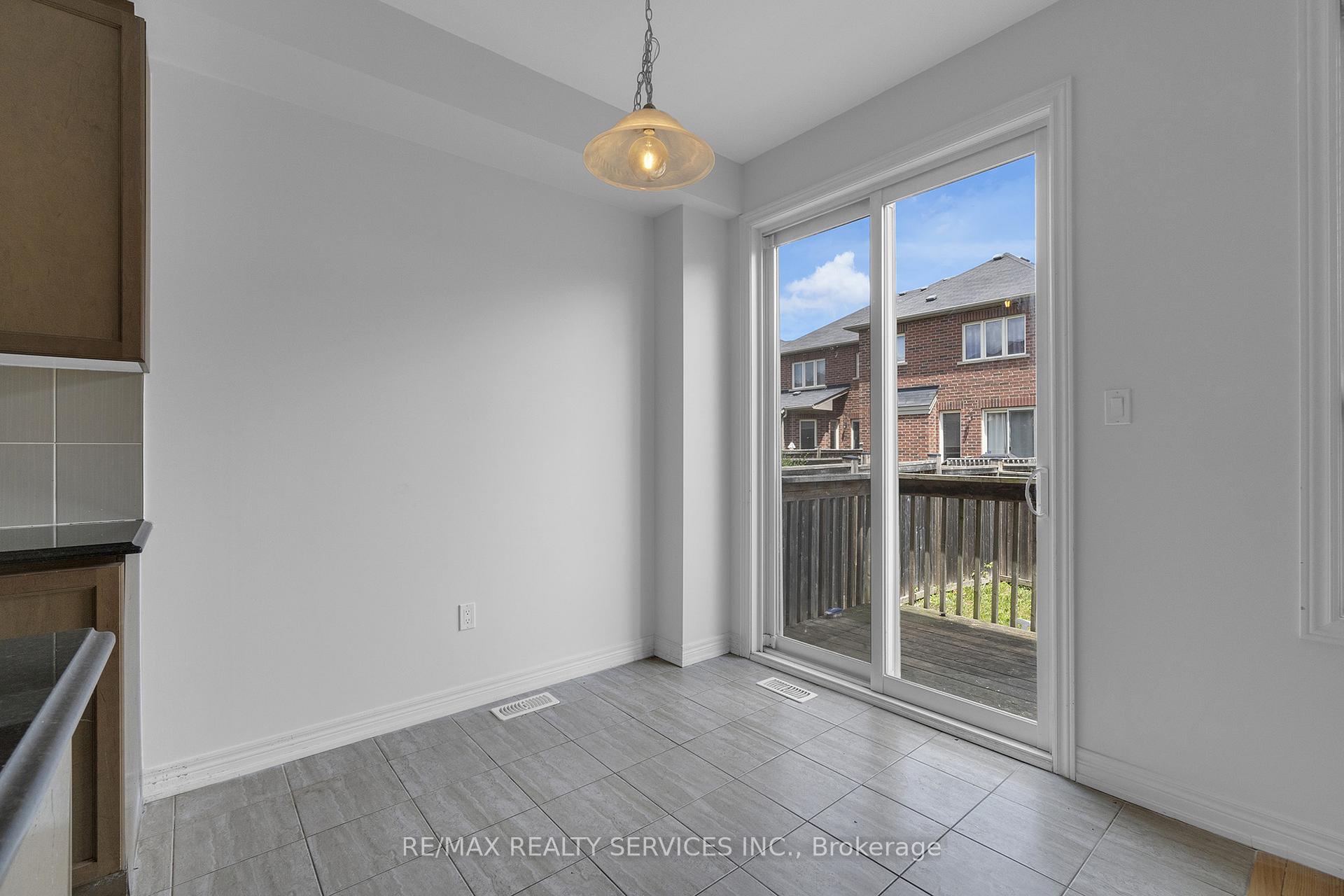 Photo 19 of 19 Sky Harbour Drive, Brampton, Bram West — HOMEH