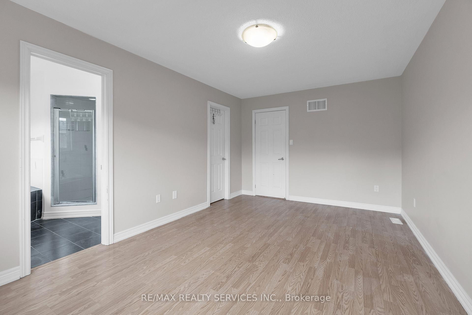 Photo 28 of 19 Sky Harbour Drive, Brampton, Bram West — HOMEH