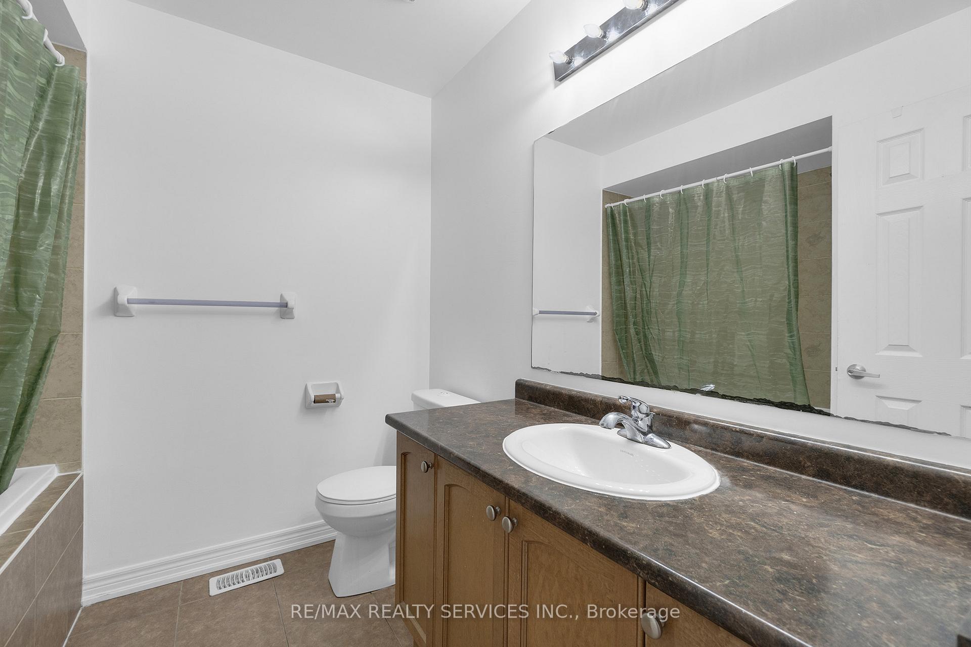 Photo 35 of 19 Sky Harbour Drive, Brampton, Bram West — HOMEH