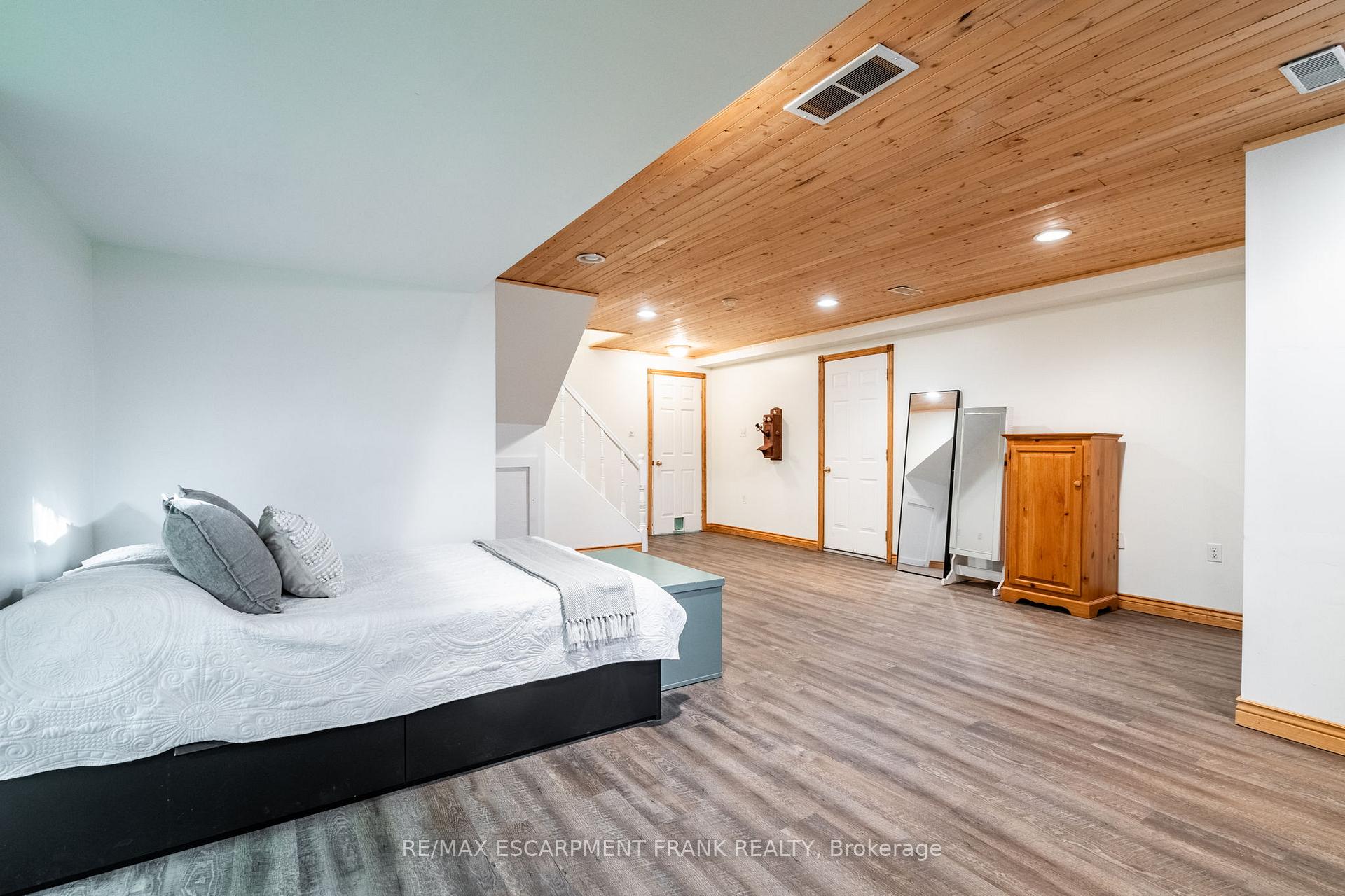 Photo 25 of 3260 Guyatt Road, Hamilton, Binbrook — HOMEH