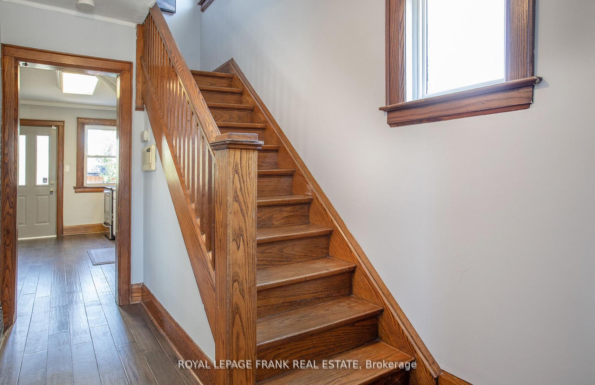 Photo 5 of 104 McLaughlin Boulevard, Oshawa, O'Neill — HOMEH