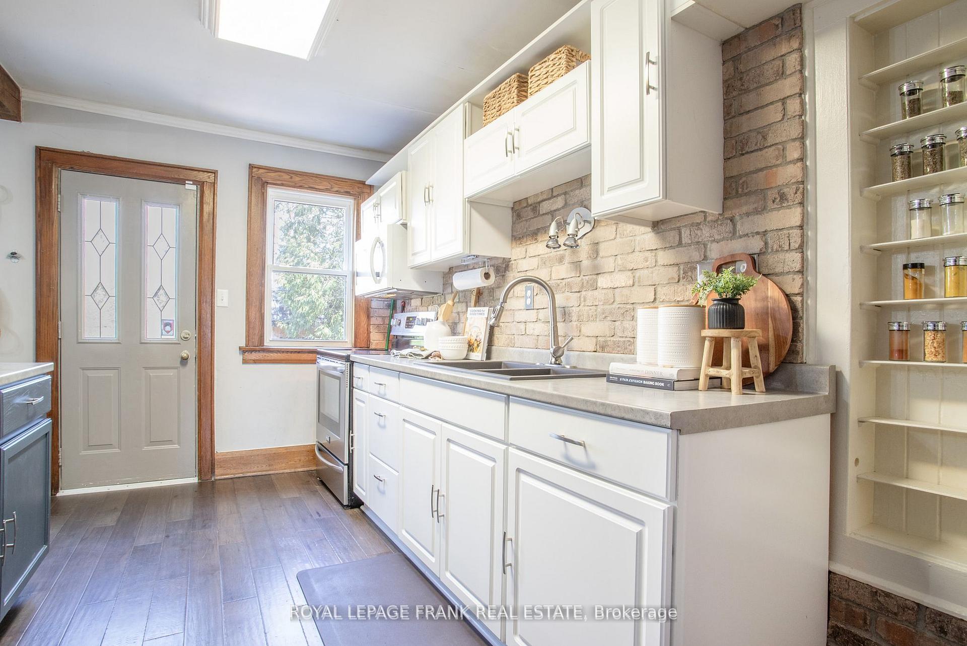 Photo 17 of 104 McLaughlin Boulevard, Oshawa, O'Neill — HOMEH