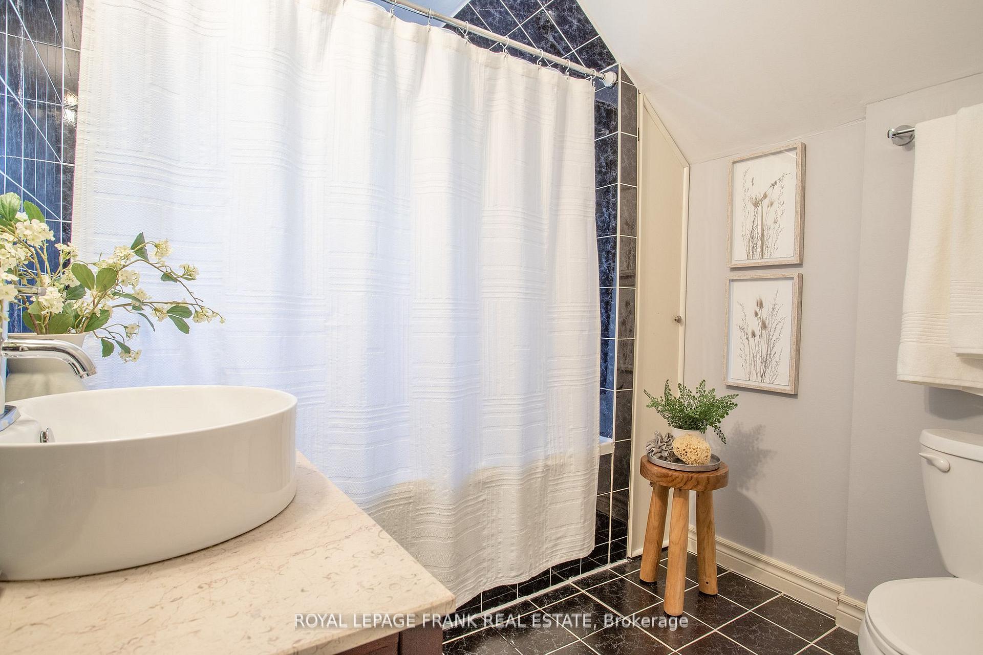 Photo 22 of 104 McLaughlin Boulevard, Oshawa, O'Neill — HOMEH