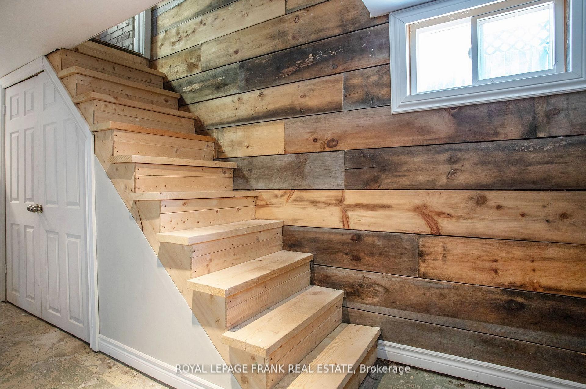 Photo 29 of 104 McLaughlin Boulevard, Oshawa, O'Neill — HOMEH