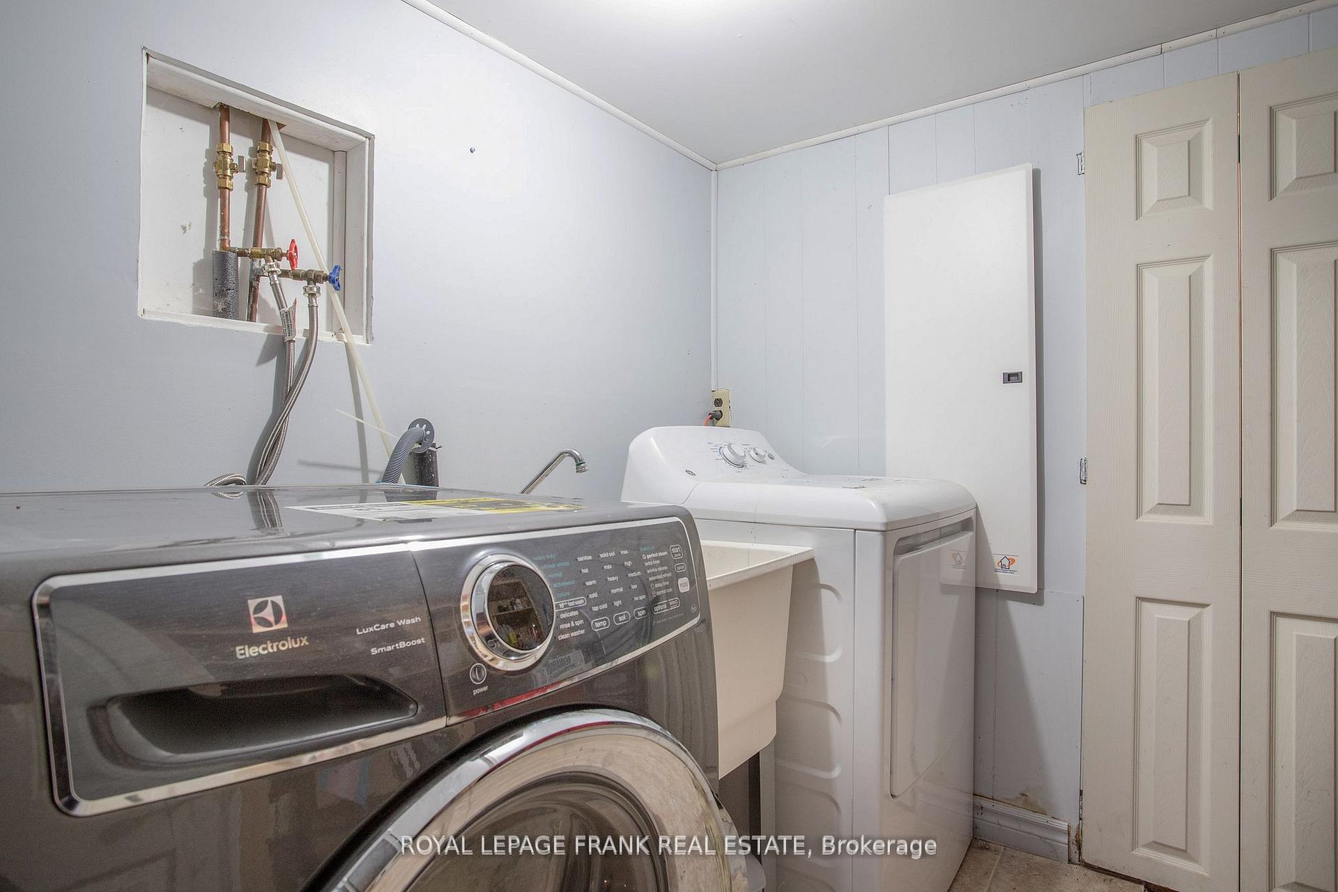 Photo 28 of 104 McLaughlin Boulevard, Oshawa, O'Neill — HOMEH