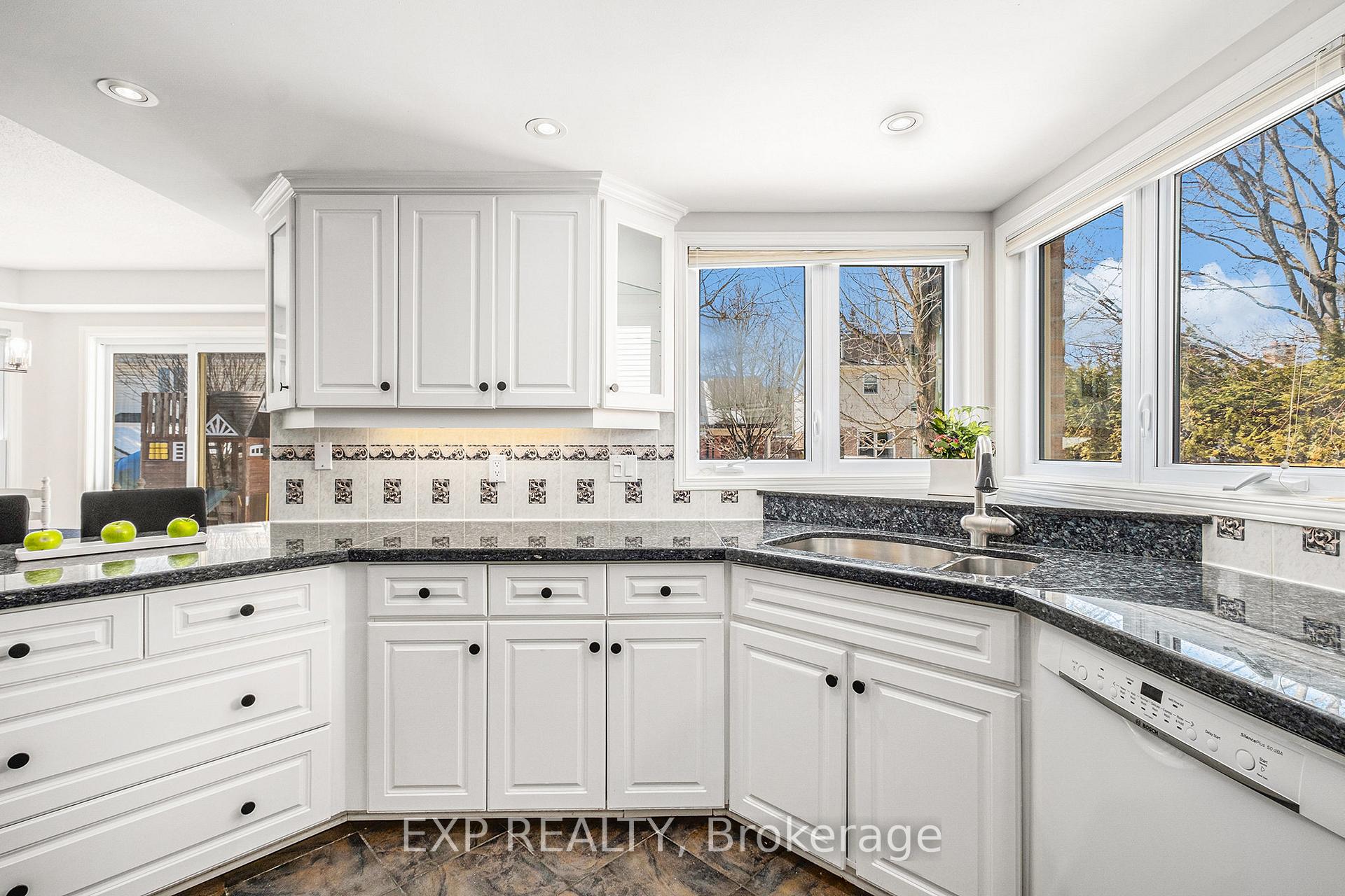 Photo 8 of 135 Lanigan Crescent, Ottawa, Stittsville (Central) — HOMEH