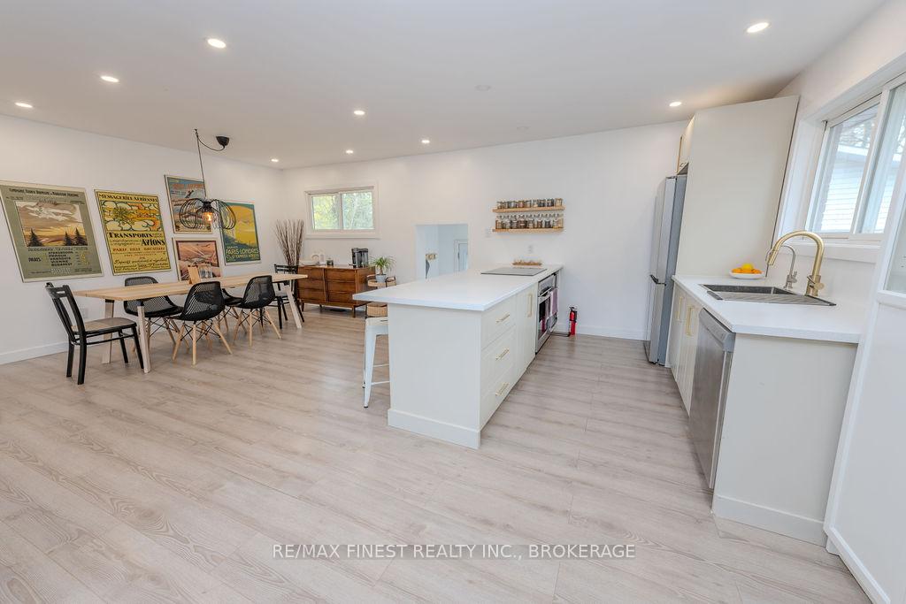 Photo 3 of 1729 Marian Crescent, Kingston, City North of 401 — HOMEH
