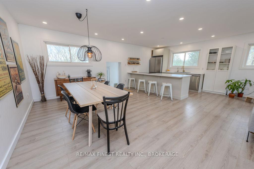 Photo 12 of 1729 Marian Crescent, Kingston, City North of 401 — HOMEH