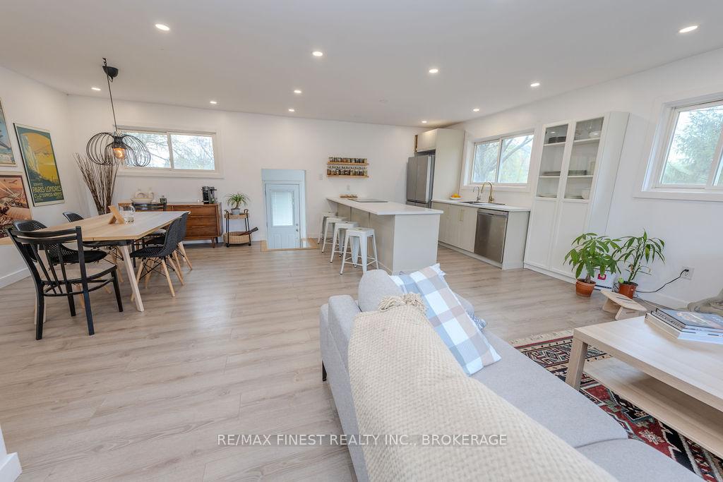 Photo 13 of 1729 Marian Crescent, Kingston, City North of 401 — HOMEH