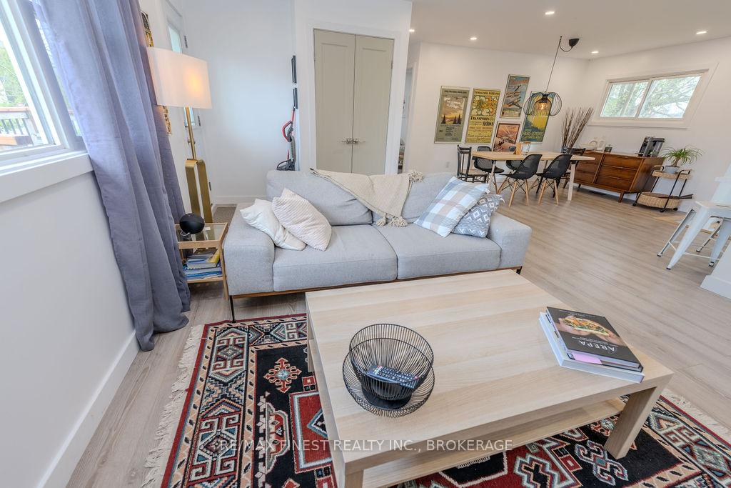 Photo 17 of 1729 Marian Crescent, Kingston, City North of 401 — HOMEH
