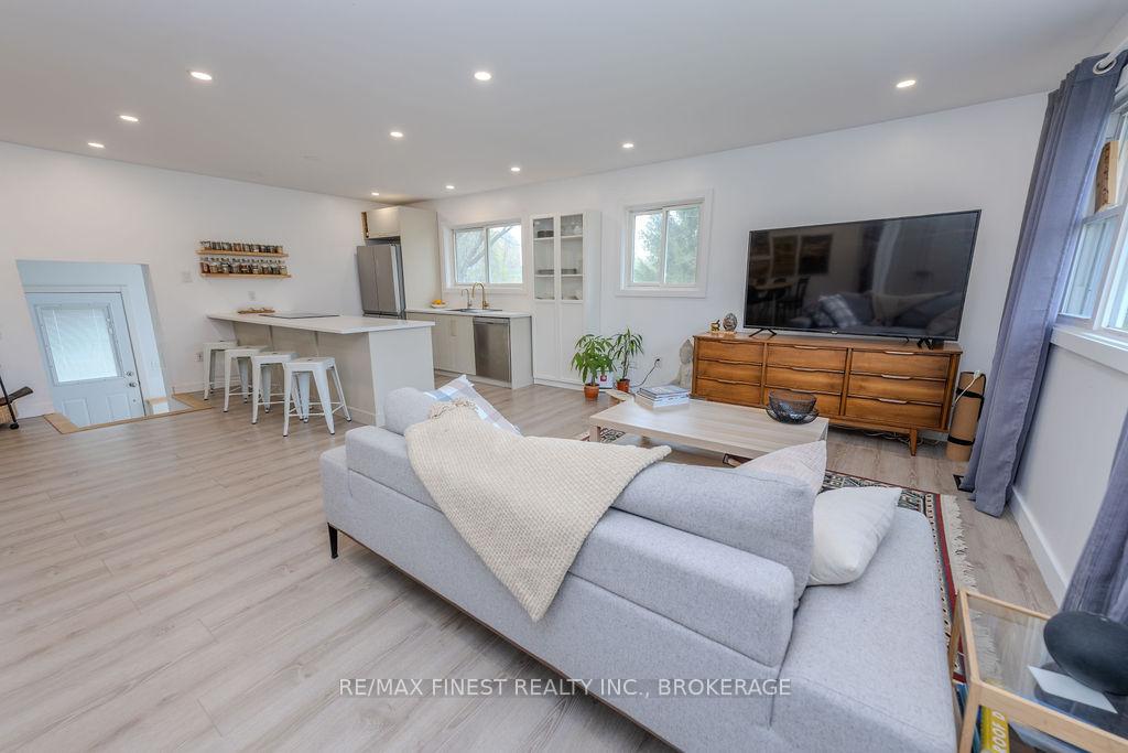 Photo 15 of 1729 Marian Crescent, Kingston, City North of 401 — HOMEH