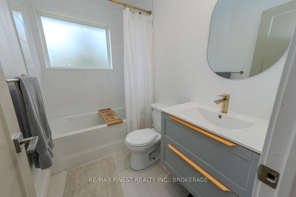 Photo 20 of 1729 Marian Crescent, Kingston, City North of 401 — HOMEH