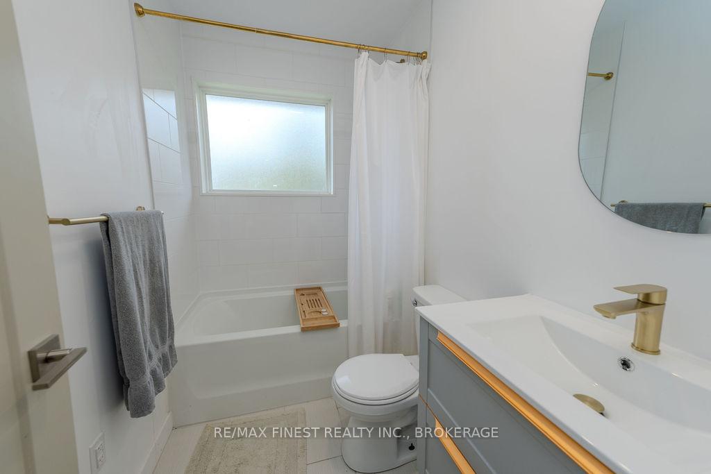 Photo 39 of 1729 Marian Crescent, Kingston, City North of 401 — HOMEH