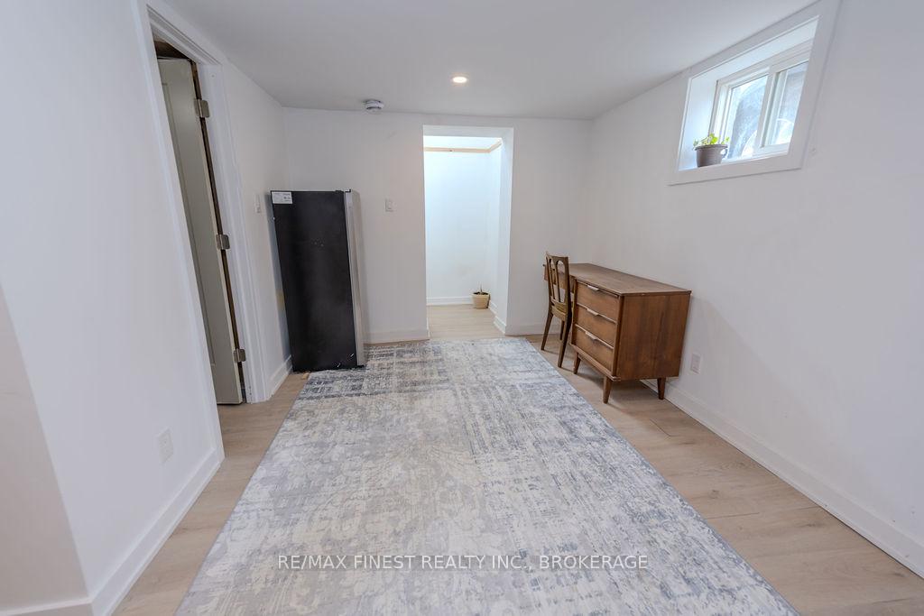 Photo 22 of 1729 Marian Crescent, Kingston, City North of 401 — HOMEH