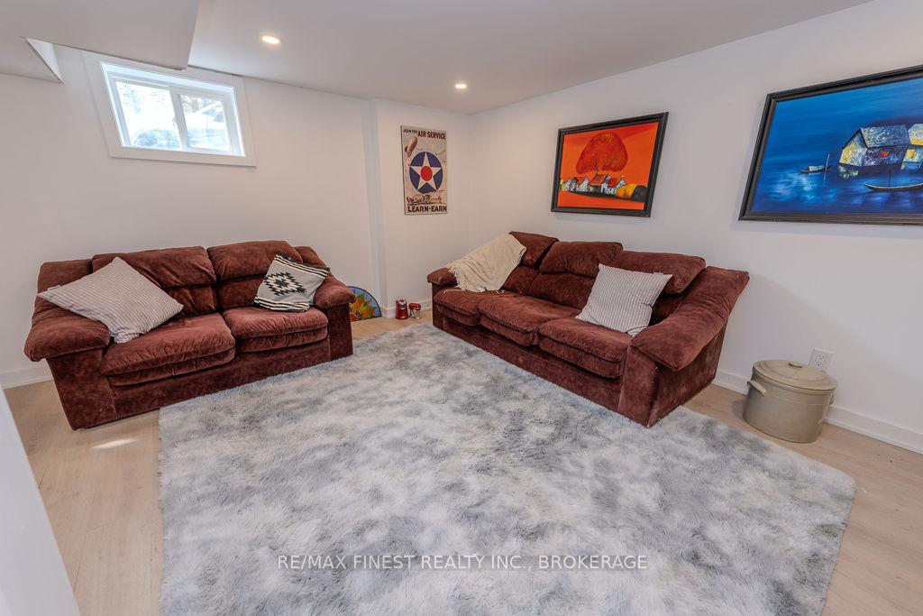 Photo 27 of 1729 Marian Crescent, Kingston, City North of 401 — HOMEH