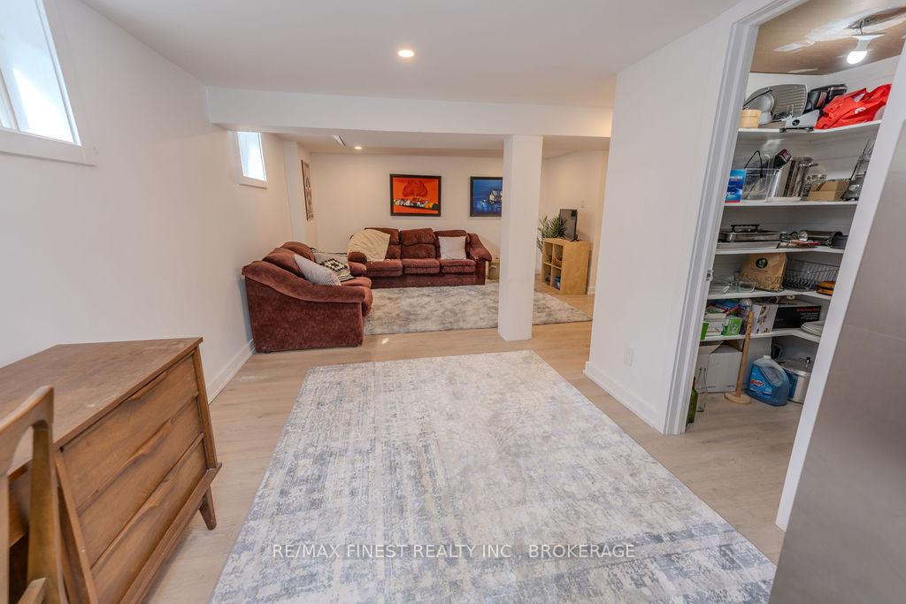 Photo 28 of 1729 Marian Crescent, Kingston, City North of 401 — HOMEH