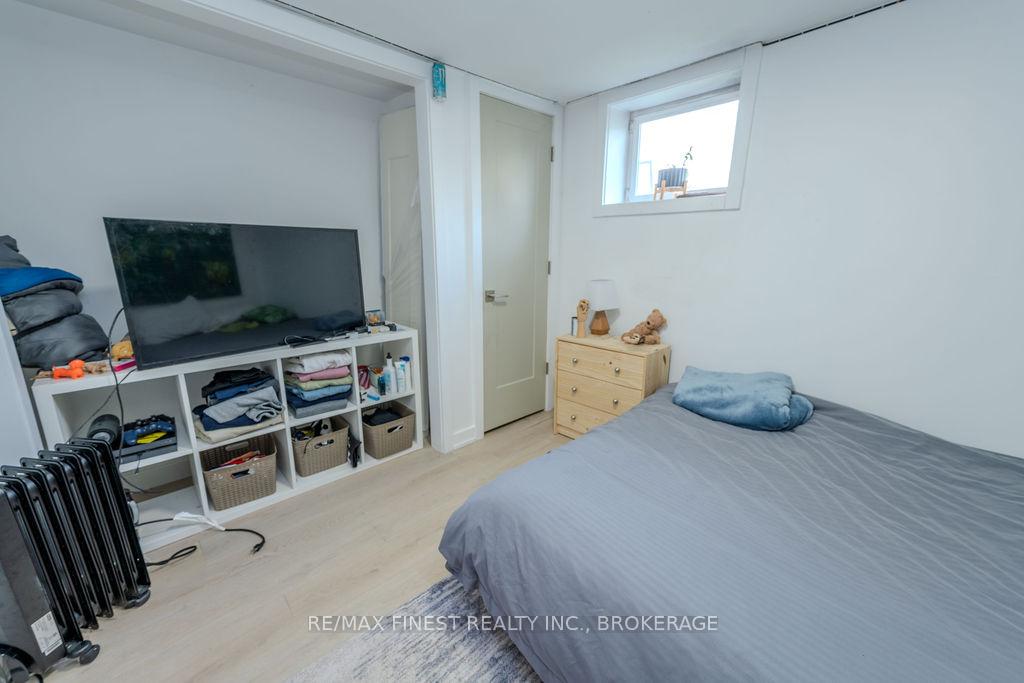 Photo 37 of 1729 Marian Crescent, Kingston, City North of 401 — HOMEH