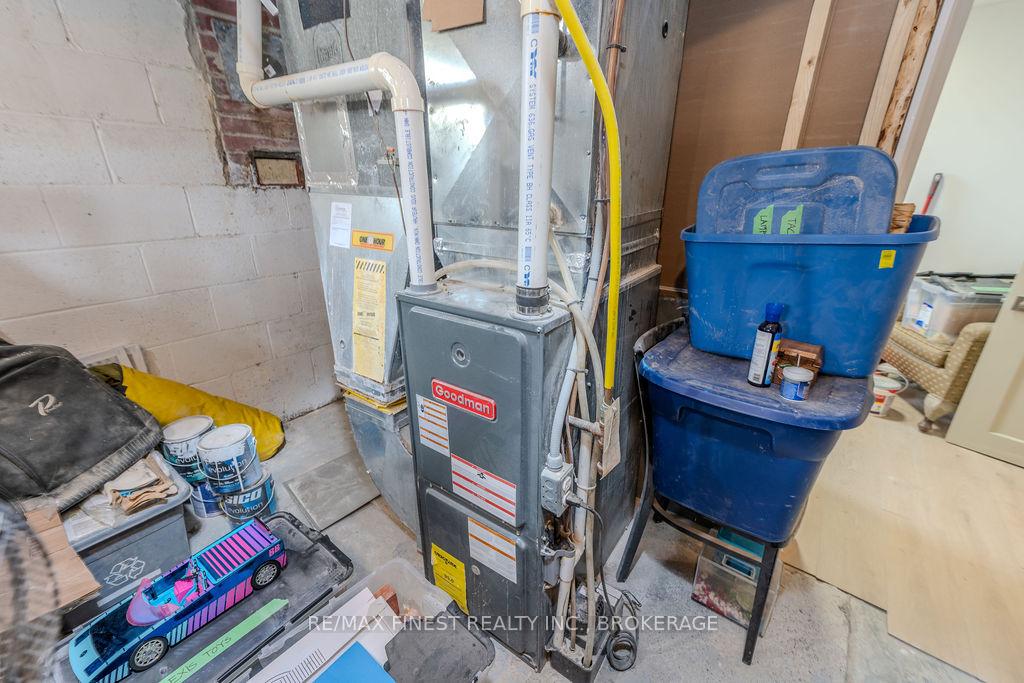 Photo 45 of 1729 Marian Crescent, Kingston, City North of 401 — HOMEH