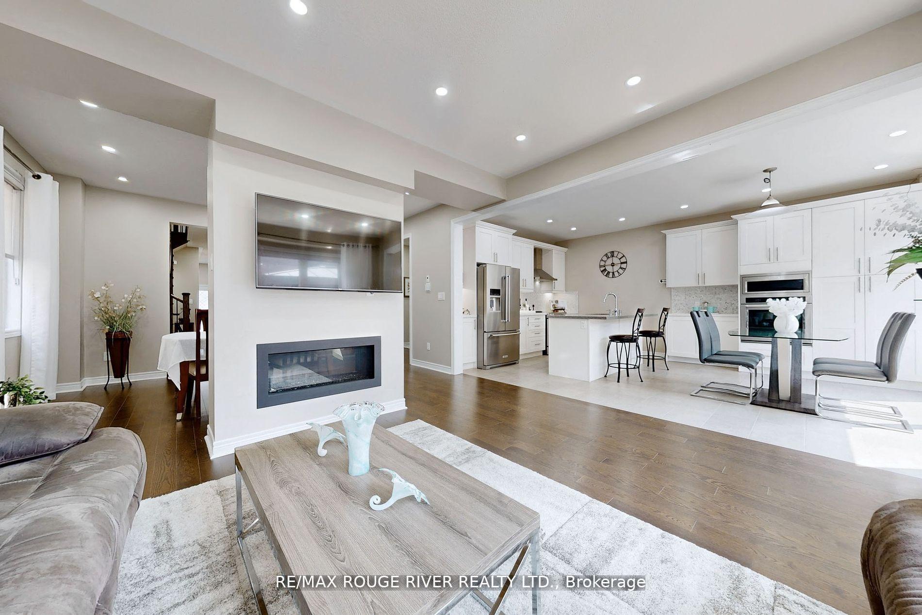 Photo 2 of 2620 Cerise Manor, Pickering, Rural Pickering — HOMEH