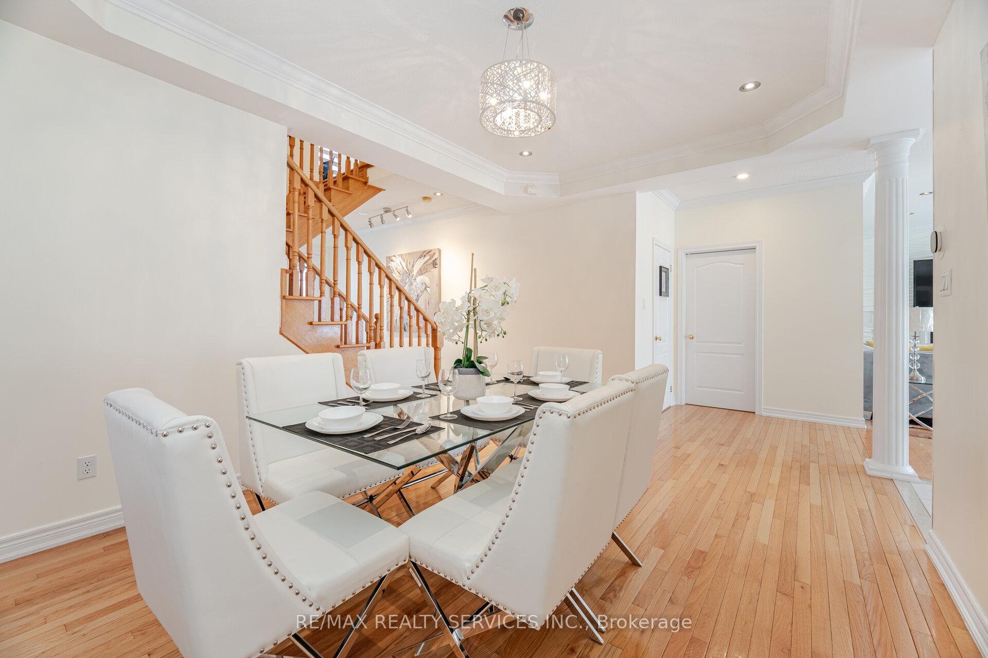 Photo 8 of 129 Seabreeze Avenue, Vaughan, Patterson — HOMEH
