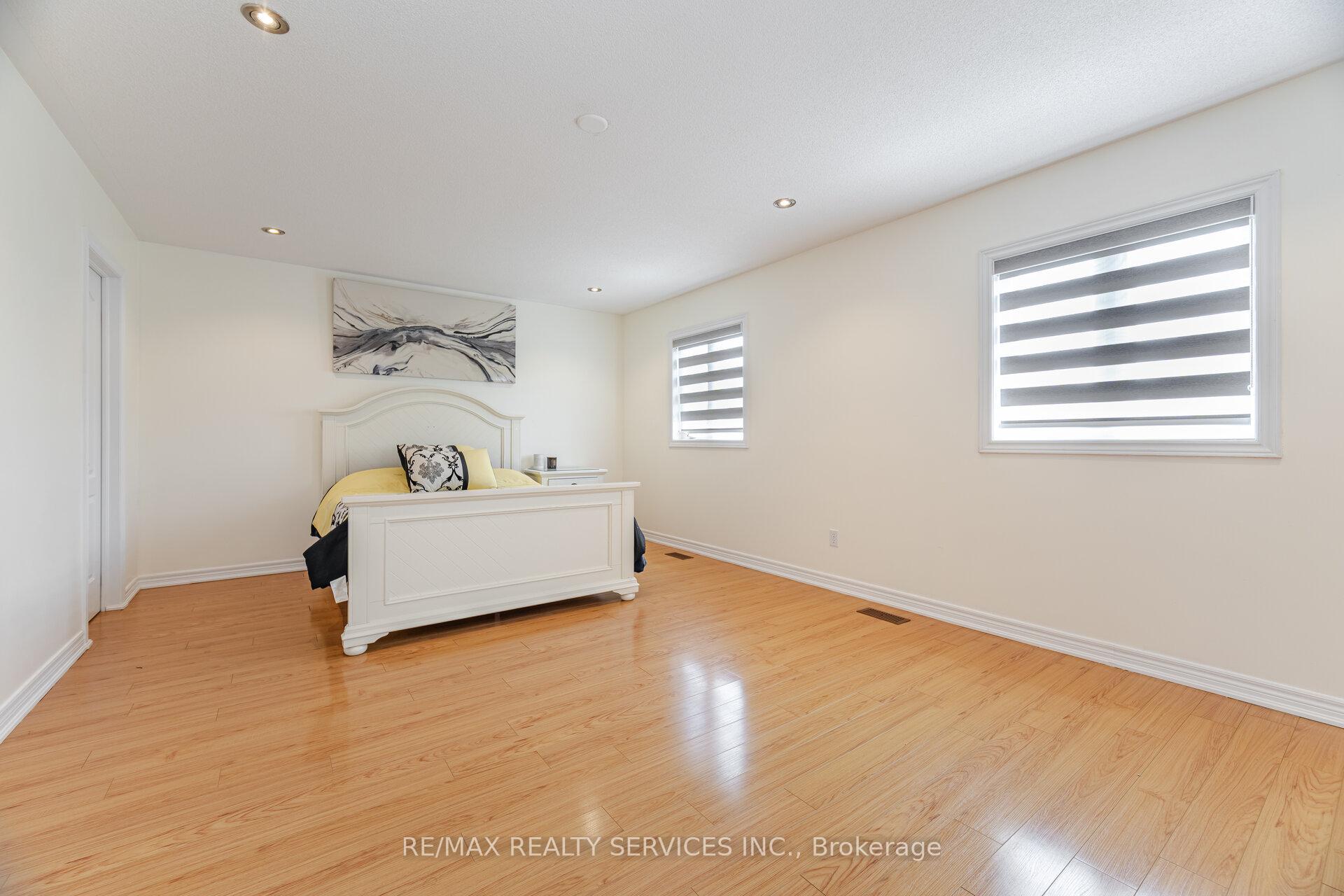 Photo 27 of 129 Seabreeze Avenue, Vaughan, Patterson — HOMEH