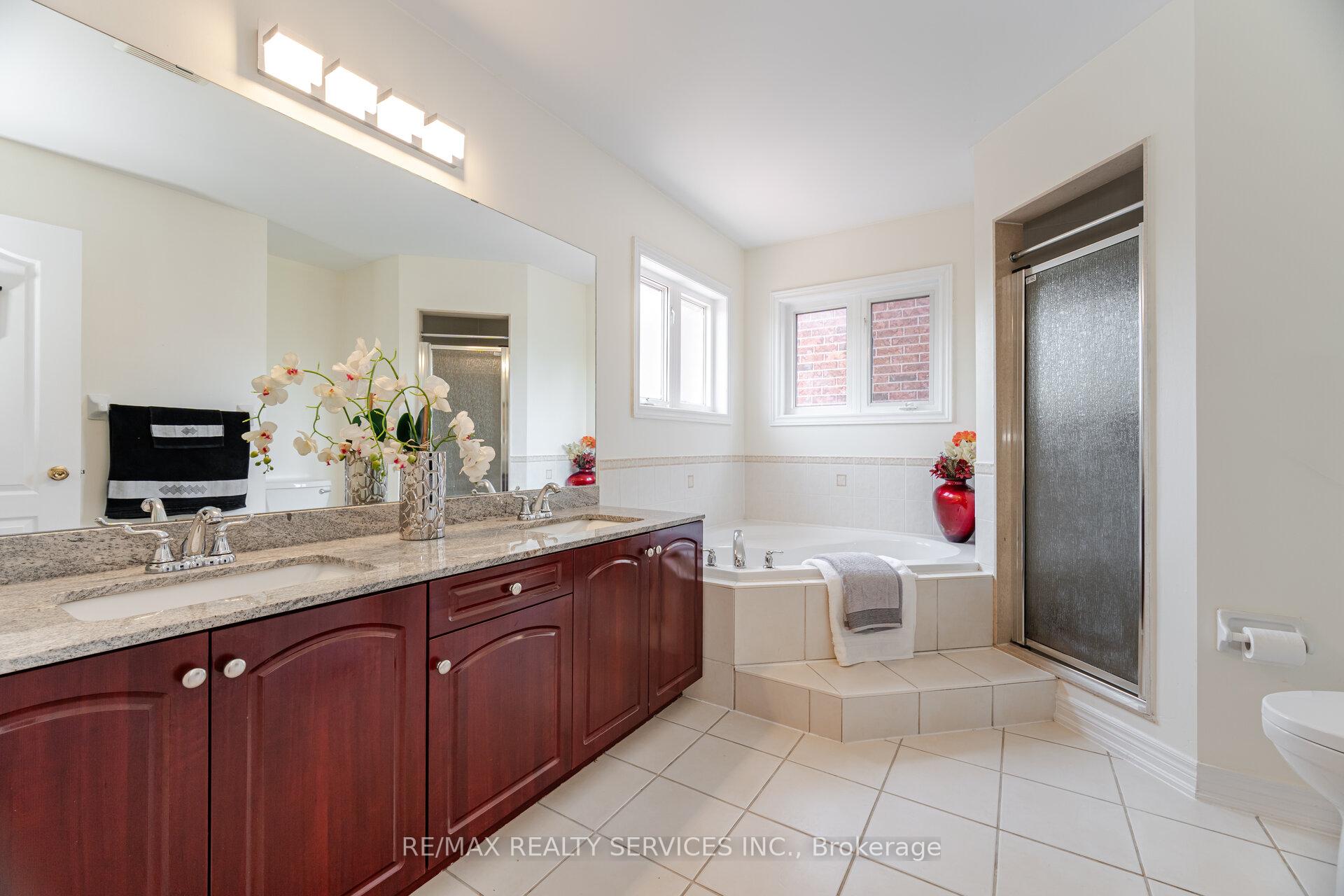 Photo 22 of 129 Seabreeze Avenue, Vaughan, Patterson — HOMEH