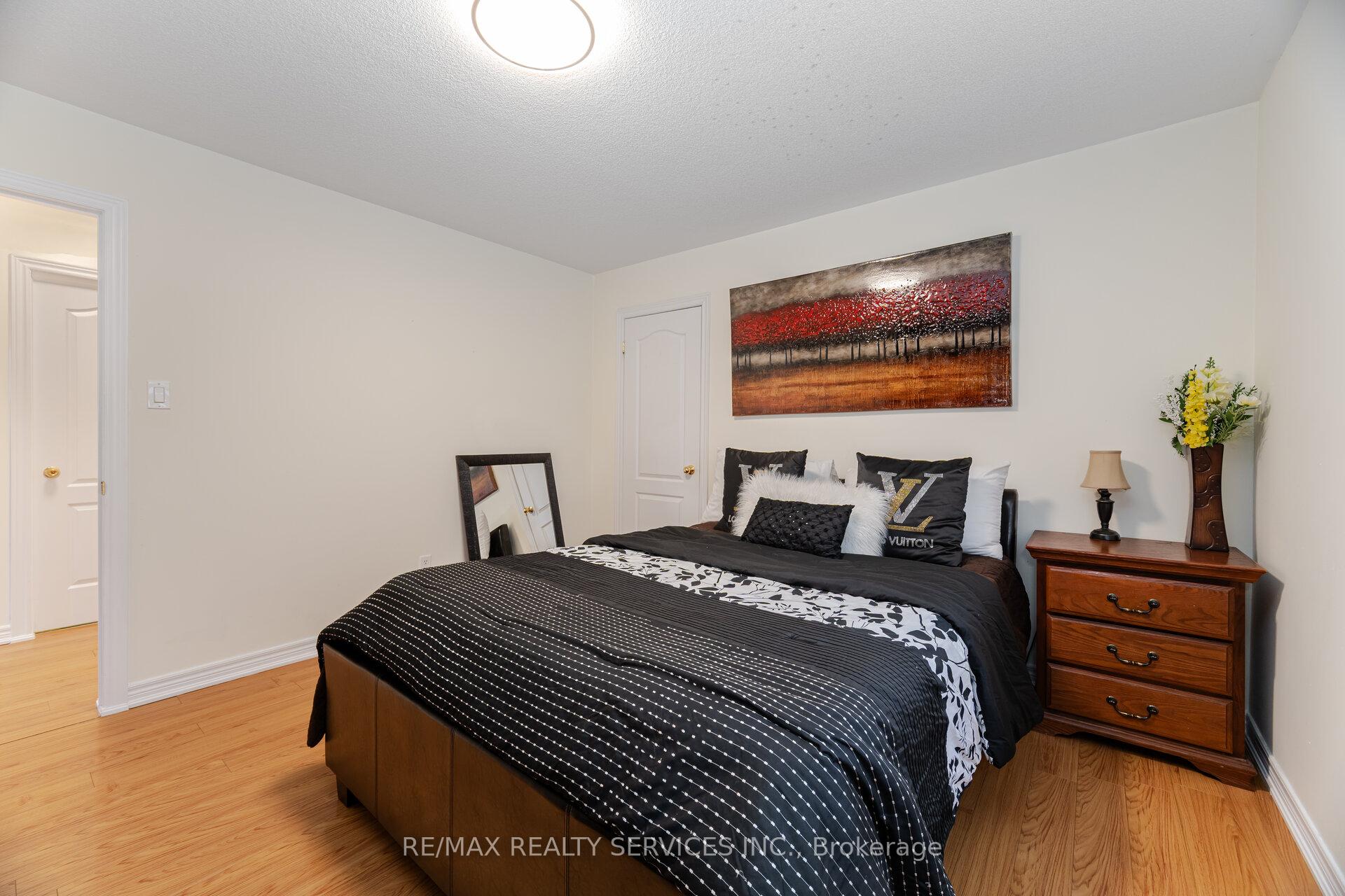 Photo 24 of 129 Seabreeze Avenue, Vaughan, Patterson — HOMEH