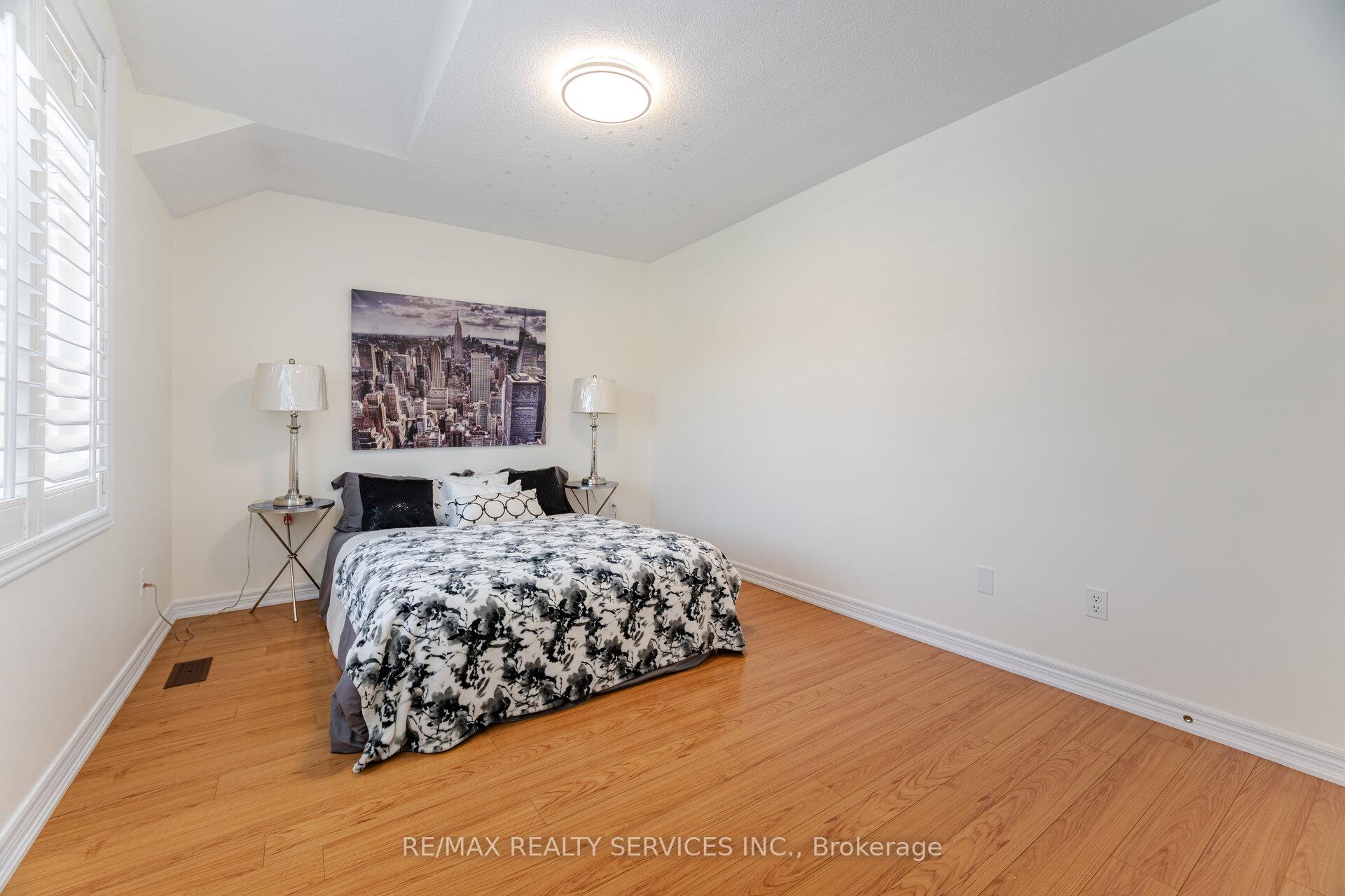 Photo 31 of 129 Seabreeze Avenue, Vaughan, Patterson — HOMEH