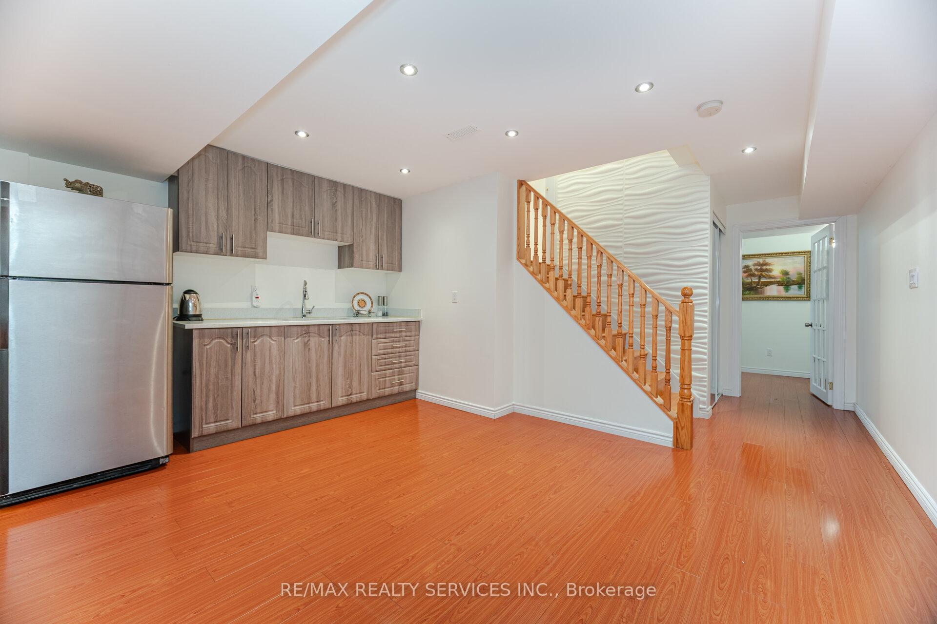 Photo 34 of 129 Seabreeze Avenue, Vaughan, Patterson — HOMEH