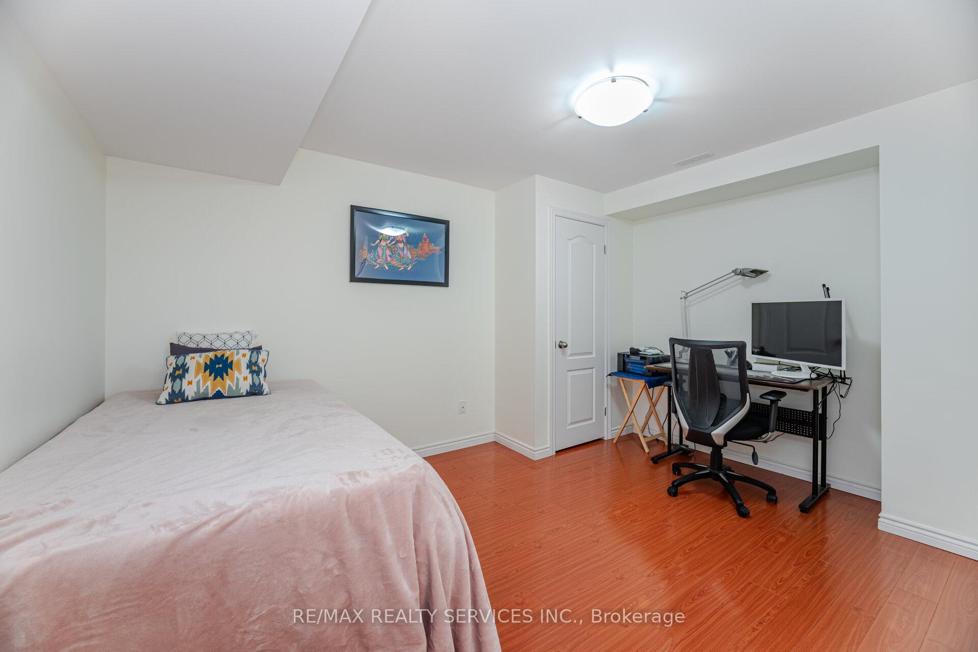 Photo 35 of 129 Seabreeze Avenue, Vaughan, Patterson — HOMEH