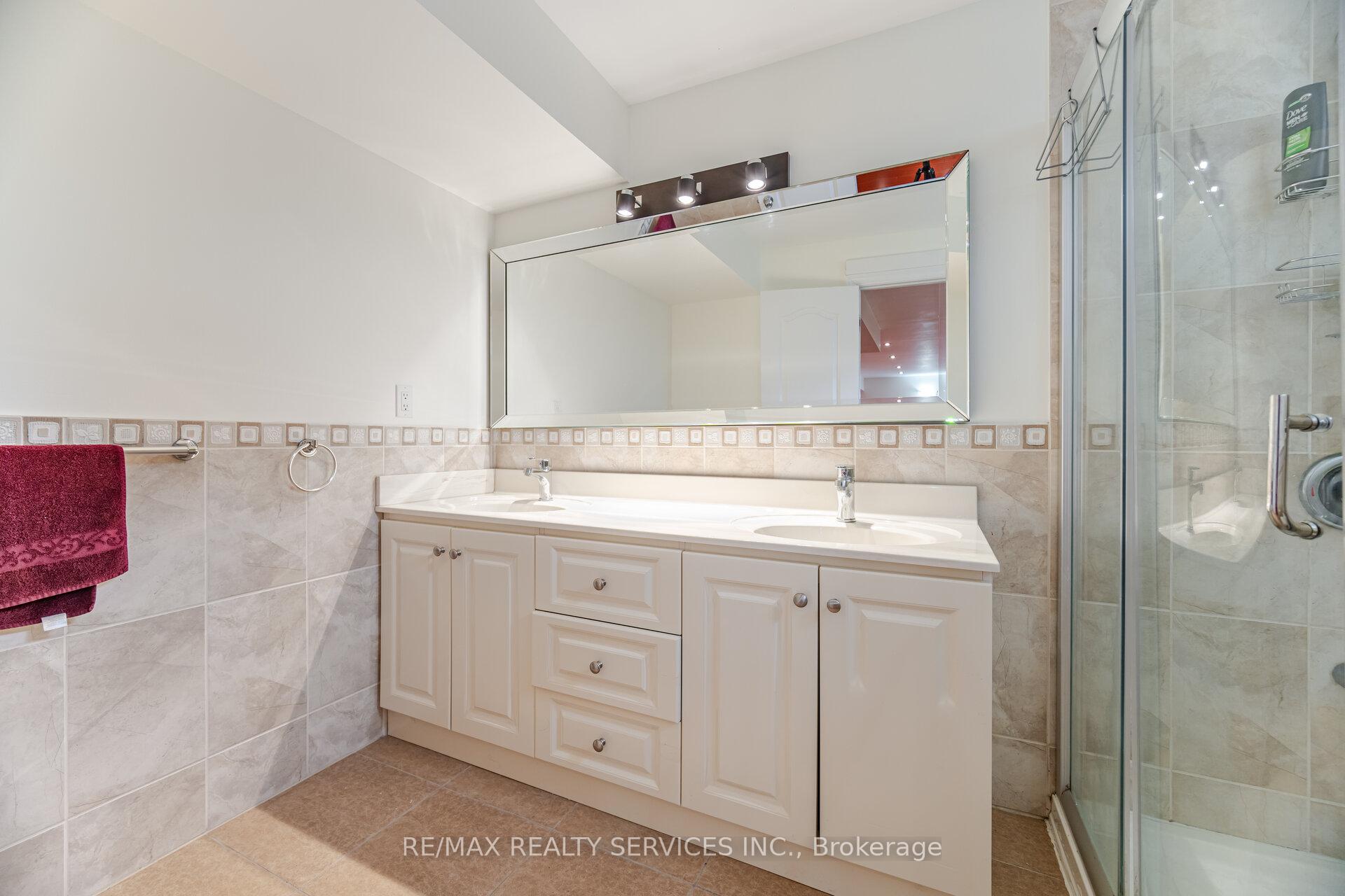 Photo 37 of 129 Seabreeze Avenue, Vaughan, Patterson — HOMEH
