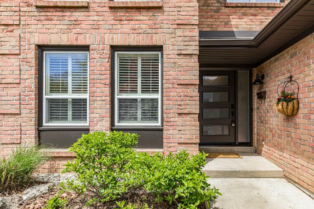 Photo 6 of 27 Forestview Drive, Hamilton, Dundas — HOMEH
